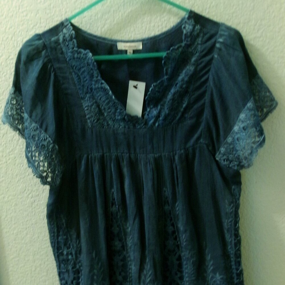 NEW, SUNDANCE, SIZE M. INDIGO DYED, V NECK, SHORT SLEEVE, BROCADE TOP